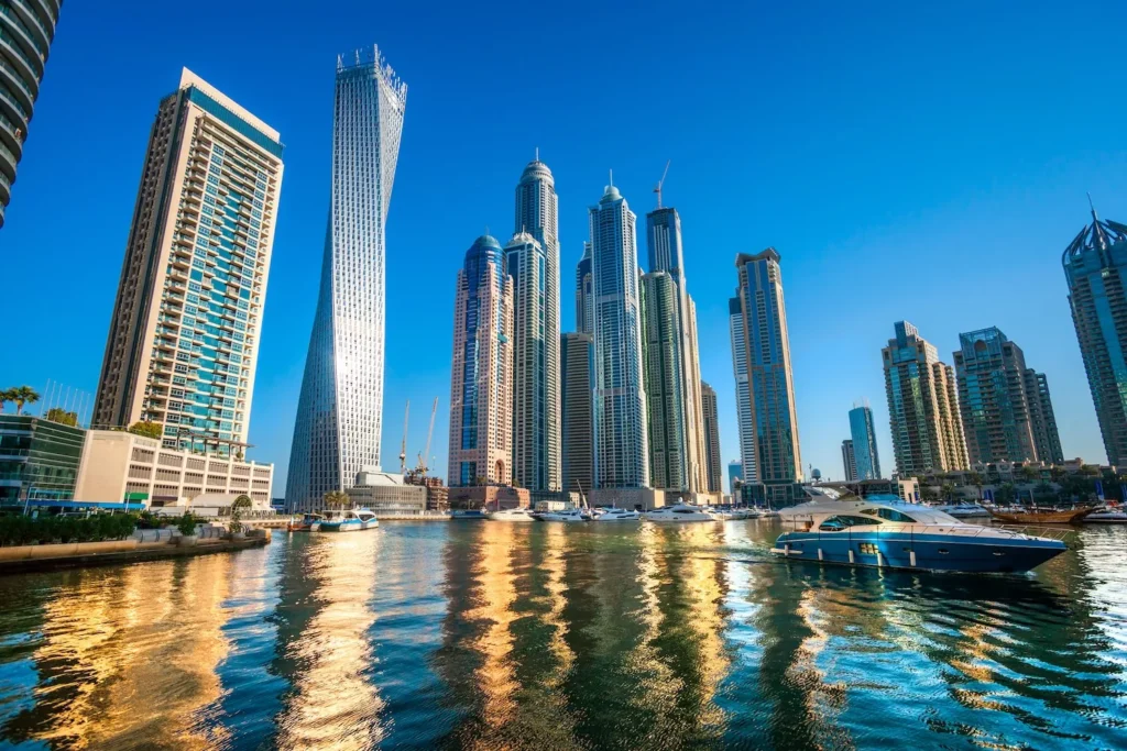 Dubai Hotel vs Airbnb